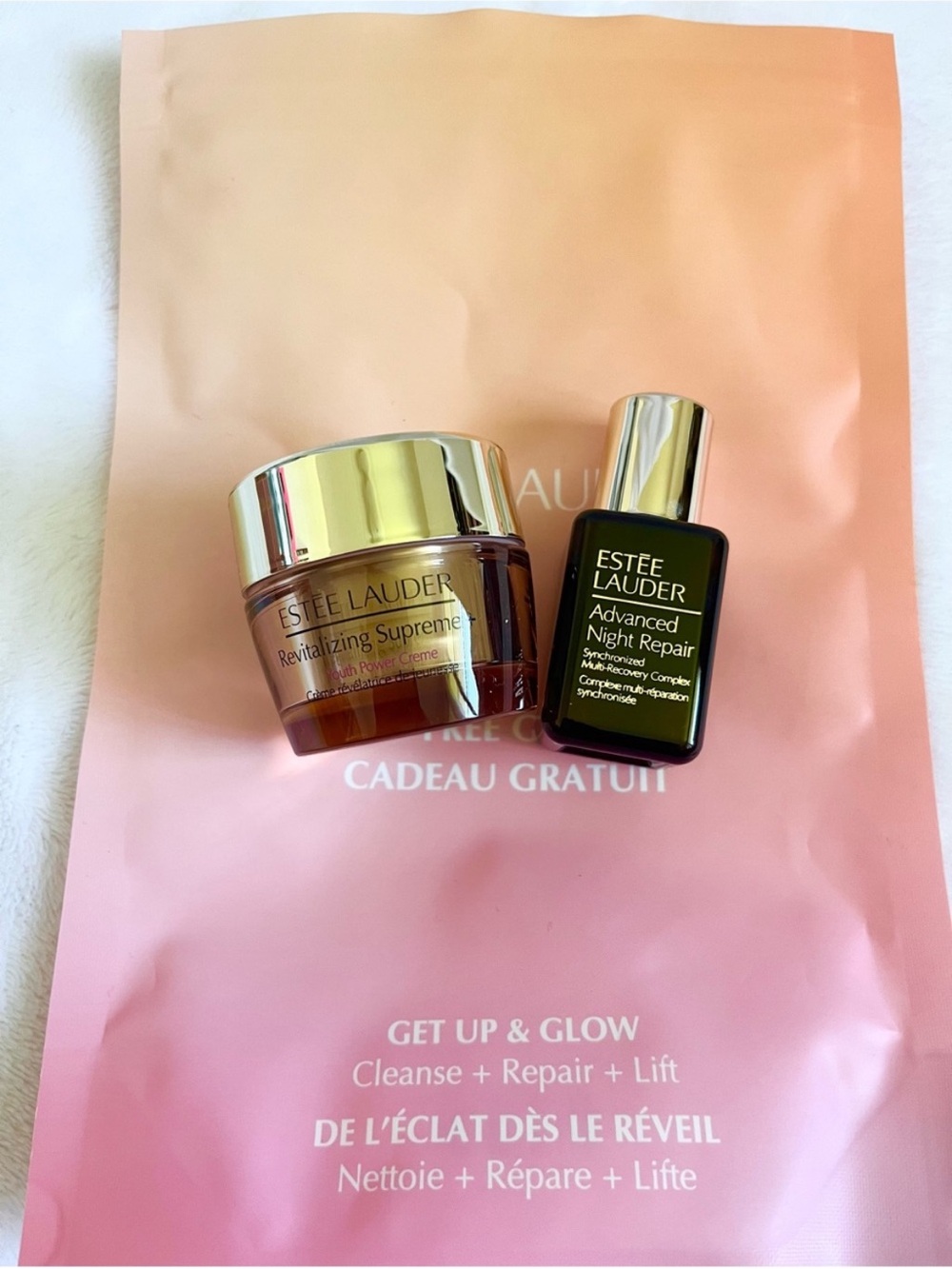 Estee Lauder Revitalizing Supreme cream + Advanced
Night Repair serum - Picture 2 of 5